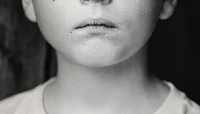 Abus sexuels sur mineurs : le Parlement européen muscle la législation 